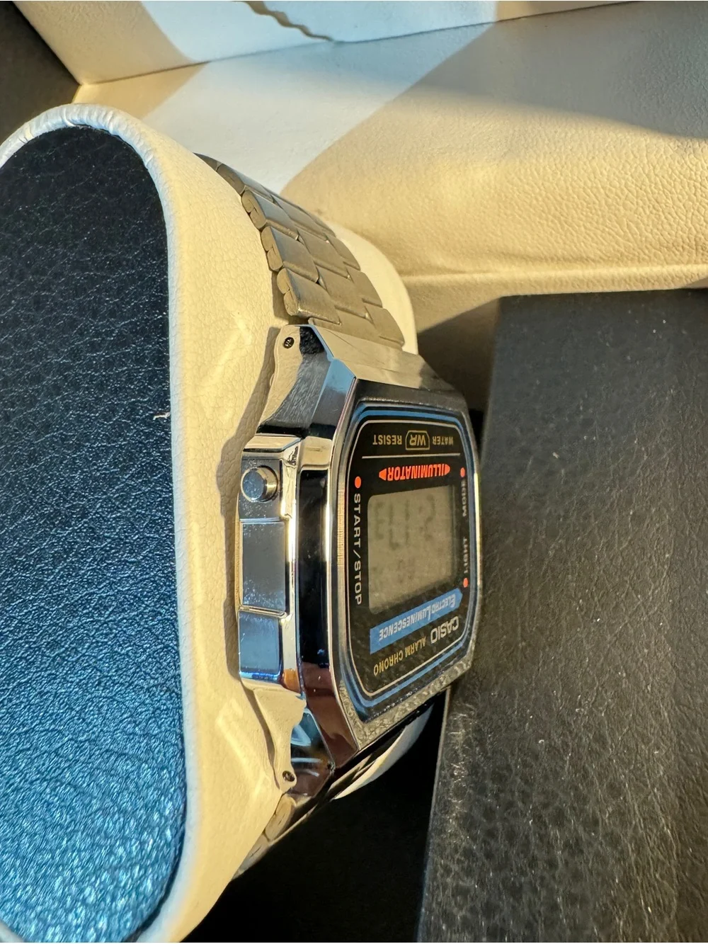Casio A168WA-1 Mens Classic Digital Bracelet Watch